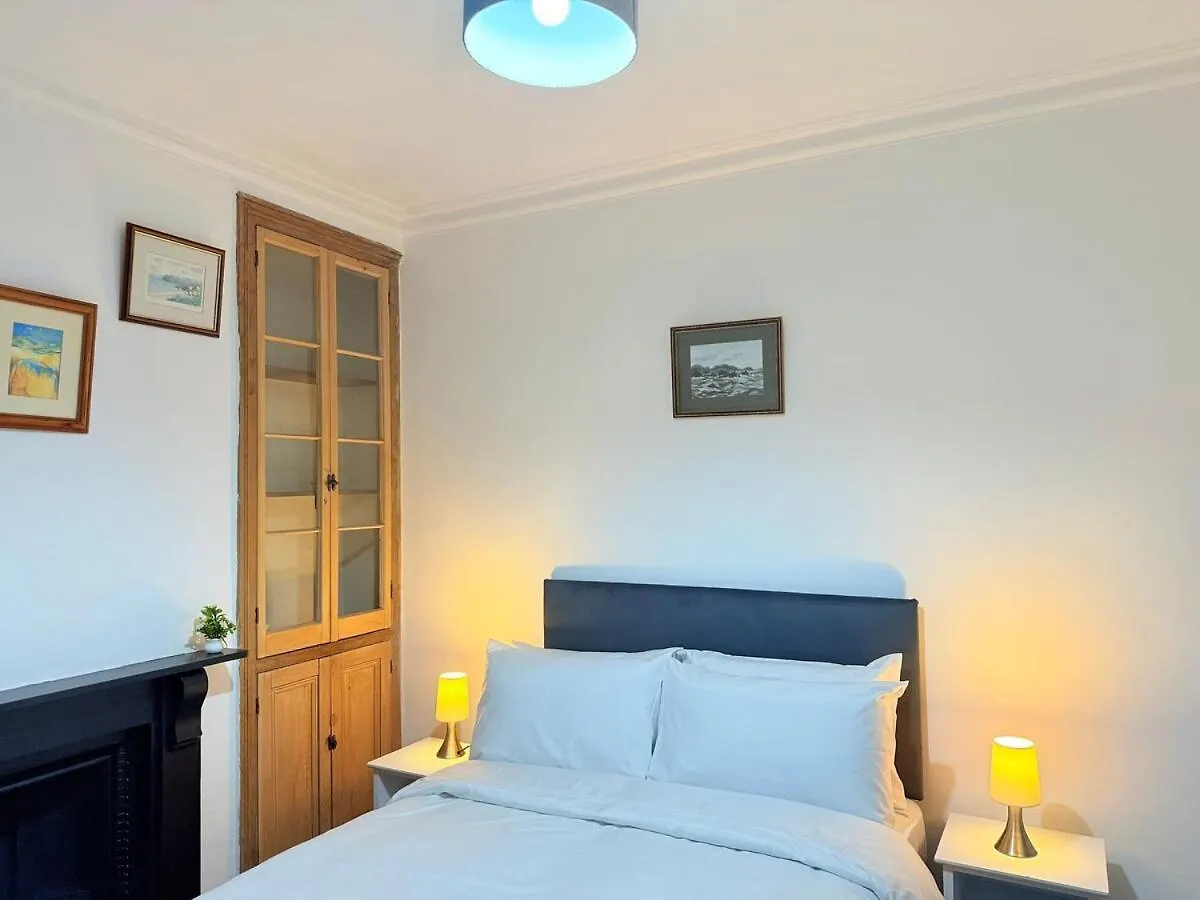 Casa vacanze Spacious 4 Bed Cardiff House Near City Centre With Parking